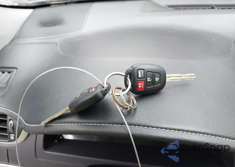 2013 Toyota Camry L/Se/Le/Xle z USA, uszkodzony, nr VIN 4T1BF1FK9DU708344